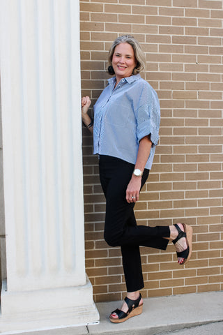 Quarter sleeve zip top