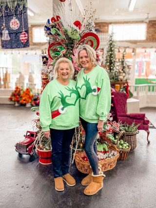 GRINCH HEART SWEATSHIRT QOS